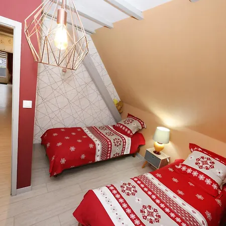 Le Clocher Aux Cigognes Au Village De アパート