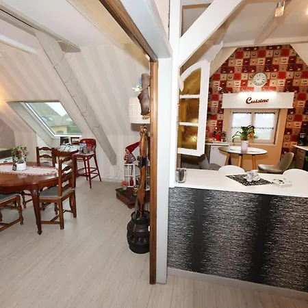 Le Clocher Aux Cigognes Au Village De Lägenhet Bergheim